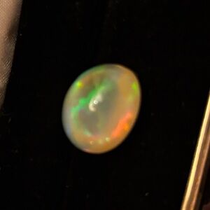 Elegant Opal Gemstone 13-19 carats not sure